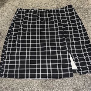 Cute mini plaid skirt!